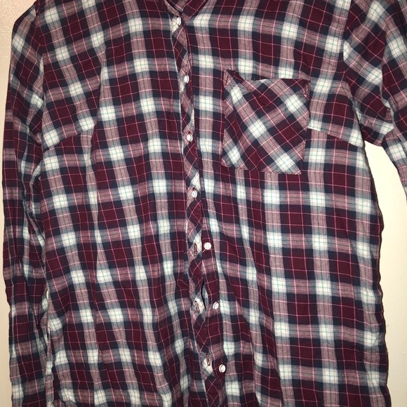 Button up shirt - Picture 3 of 3